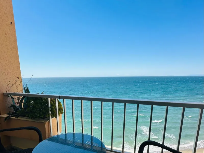 Seafront Studio Apartment – Marbella