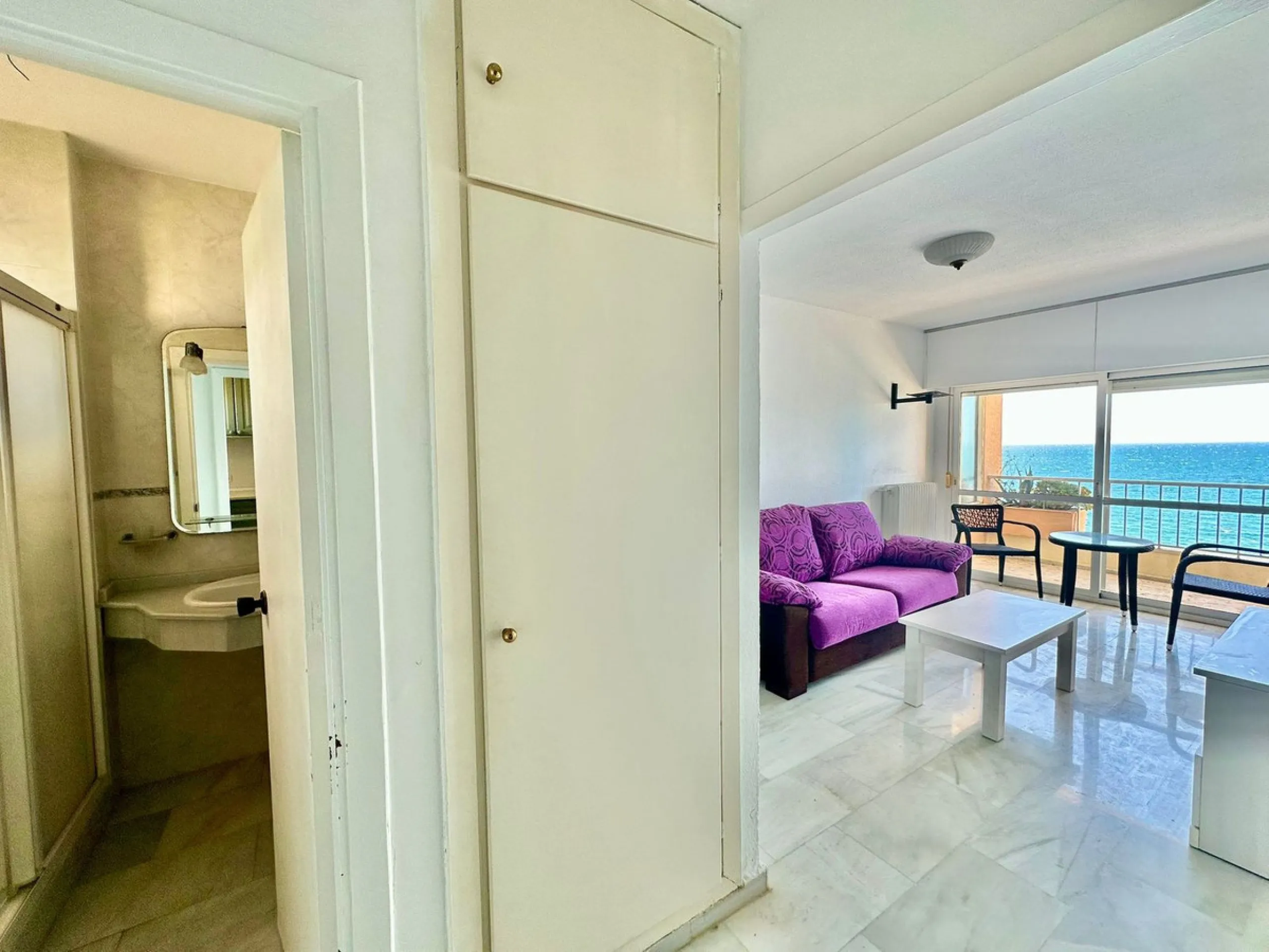 Seafront Studio Apartment – Marbella