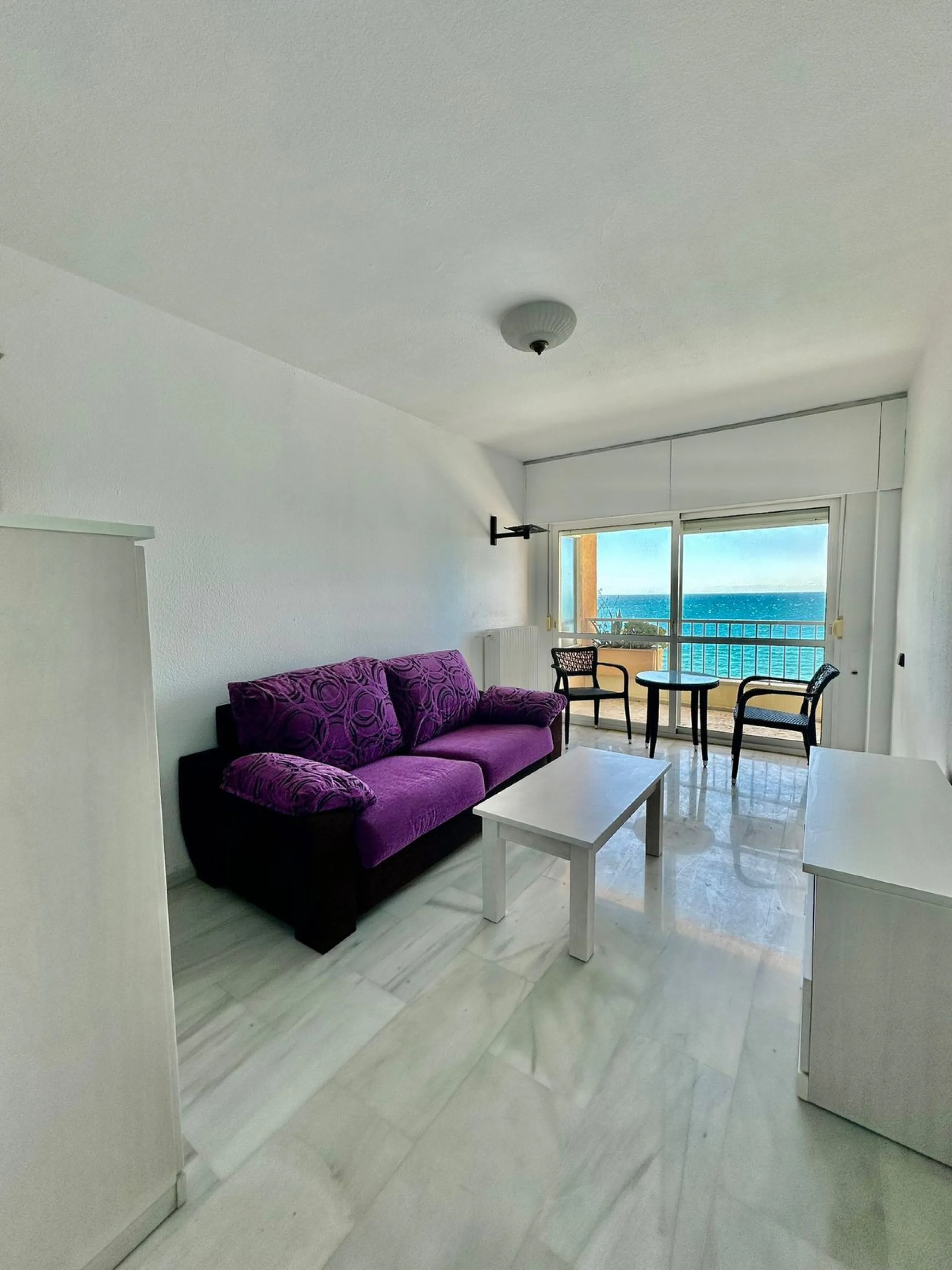 Seafront Studio Apartment – Marbella