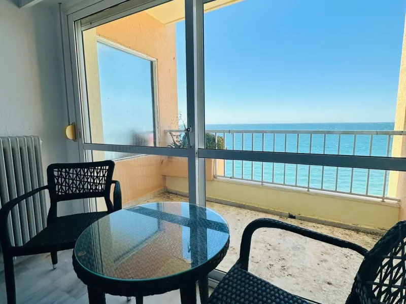 Seafront Studio Apartment – Marbella