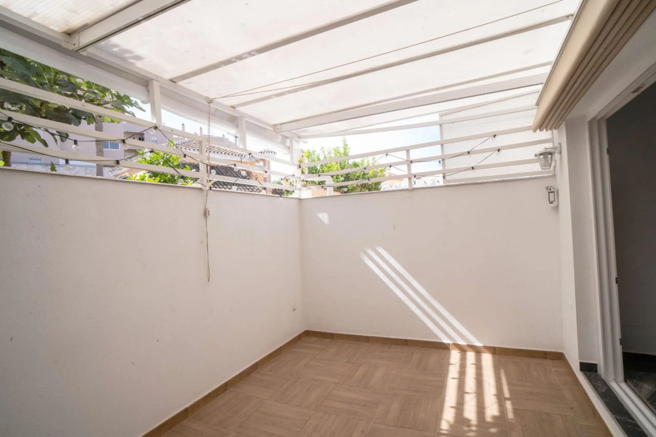 House - Semi-Detached House в продаже в Mijas, Málaga. В доме 6 спален и 3 ванных комнат. Площадь дома 200 м²