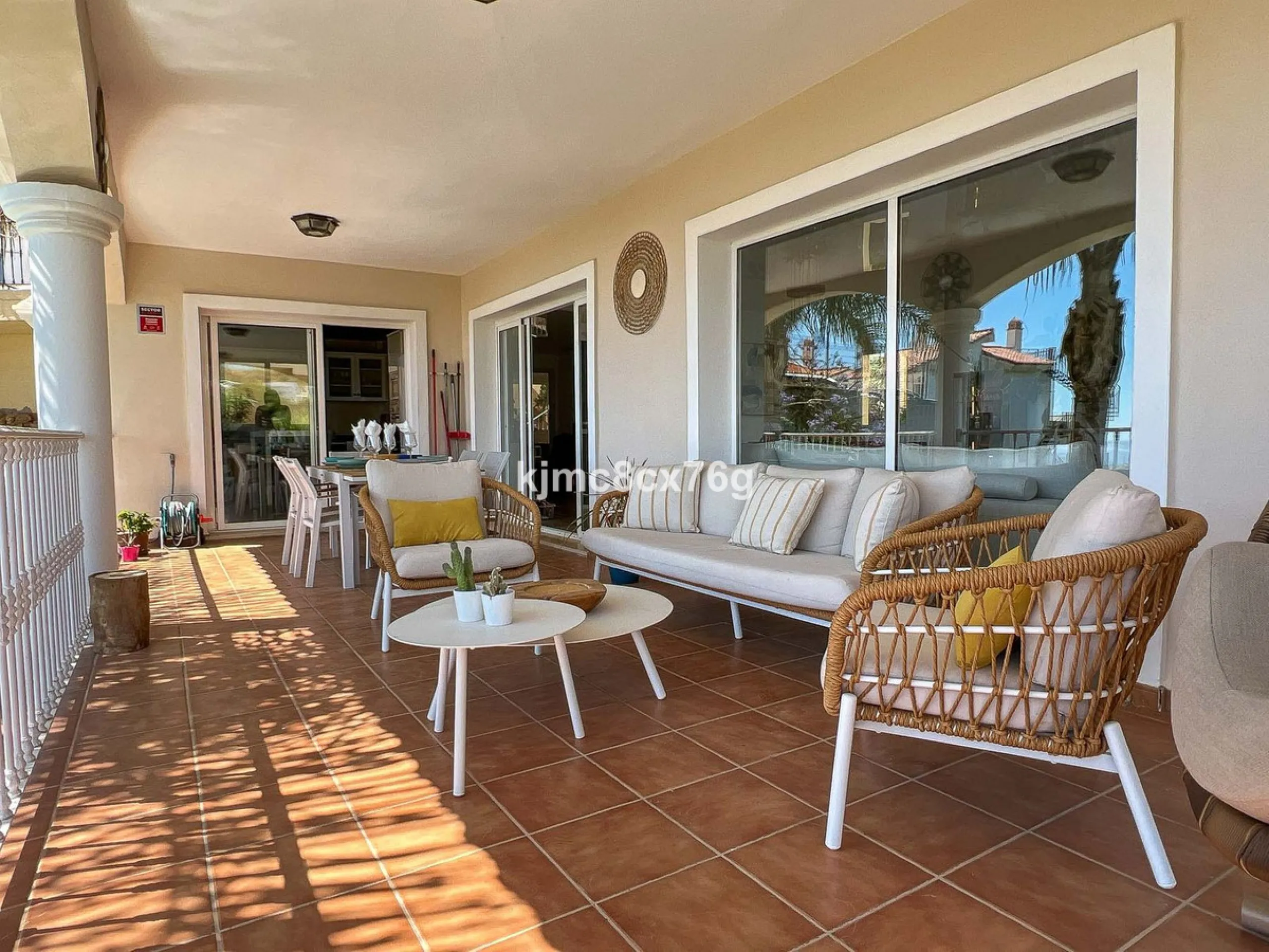 FOR SALE – STUNNING LUXURY VILLA IN THE UPPER PART OF RIVIERA DEL SOL Set within an exclusive gated community of just 25 properties, this spectacular detached villa has been recently renovated to the highest standards and tastefully decorated throughout.