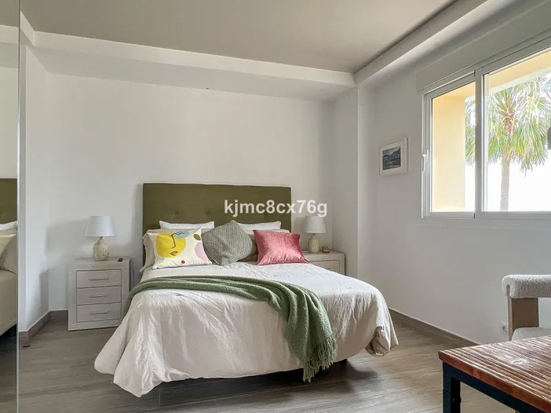 FOR SALE – STUNNING LUXURY VILLA IN THE UPPER PART OF RIVIERA DEL SOL Set within an exclusive gated community of just 25 properties, this spectacular detached villa has been recently renovated to the highest standards and tastefully decorated throughout.