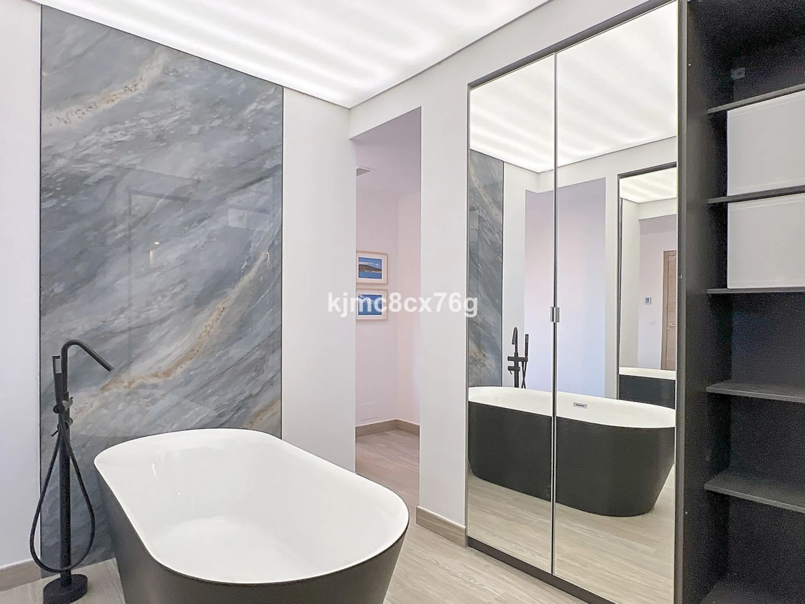 FOR SALE – STUNNING LUXURY VILLA IN THE UPPER PART OF RIVIERA DEL SOL Set within an exclusive gated community of just 25 properties, this spectacular detached villa has been recently renovated to the highest standards and tastefully decorated throughout.