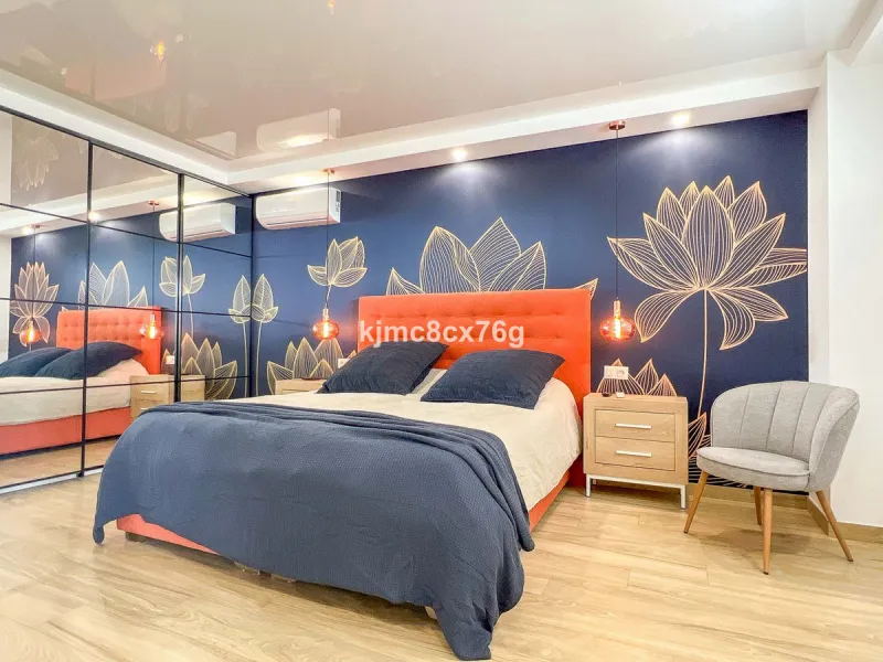 FOR SALE – STUNNING LUXURY VILLA IN THE UPPER PART OF RIVIERA DEL SOL Set within an exclusive gated community of just 25 properties, this spectacular detached villa has been recently renovated to the highest standards and tastefully decorated throughout.