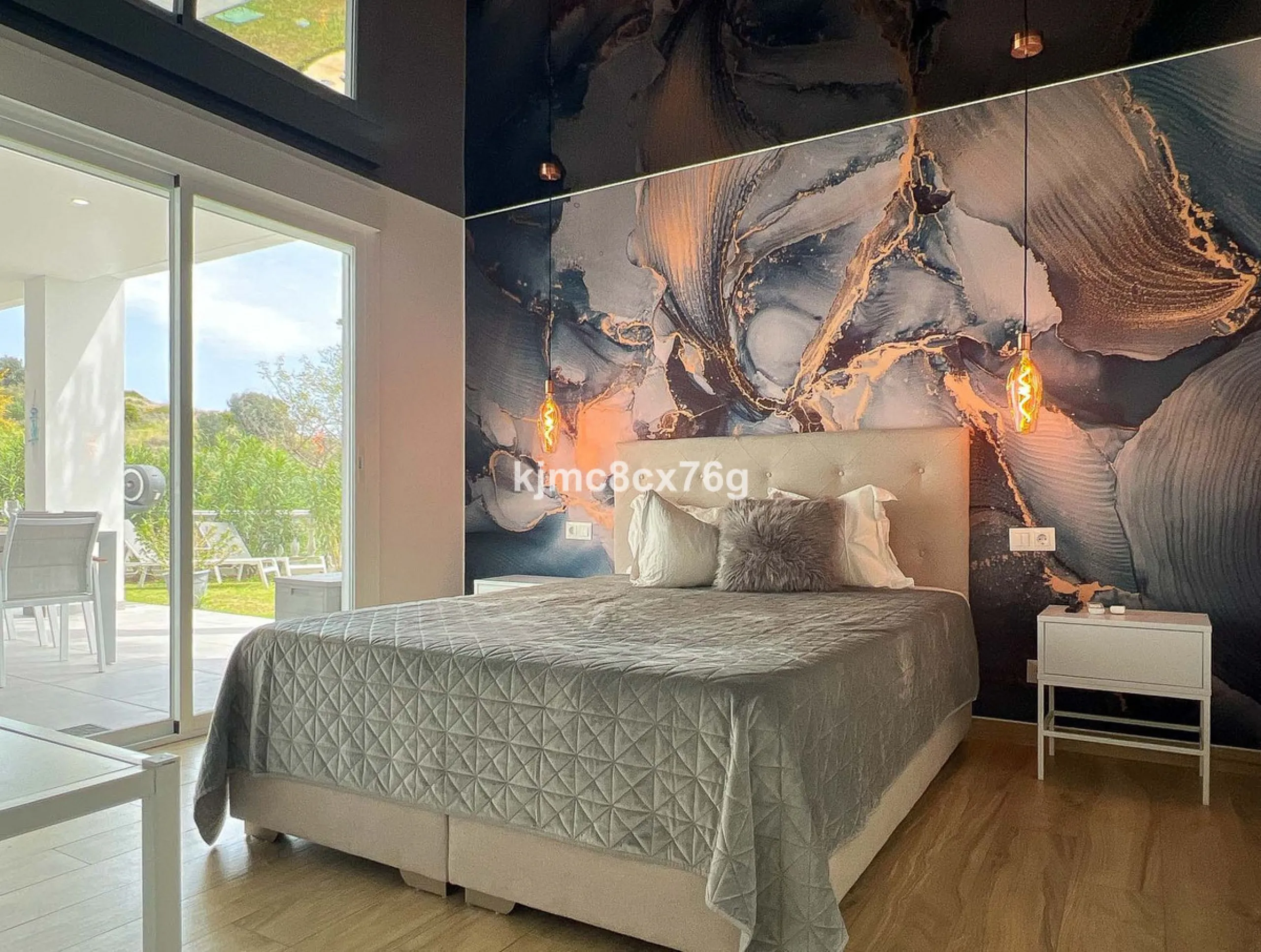 FOR SALE – STUNNING LUXURY VILLA IN THE UPPER PART OF RIVIERA DEL SOL Set within an exclusive gated community of just 25 properties, this spectacular detached villa has been recently renovated to the highest standards and tastefully decorated throughout.