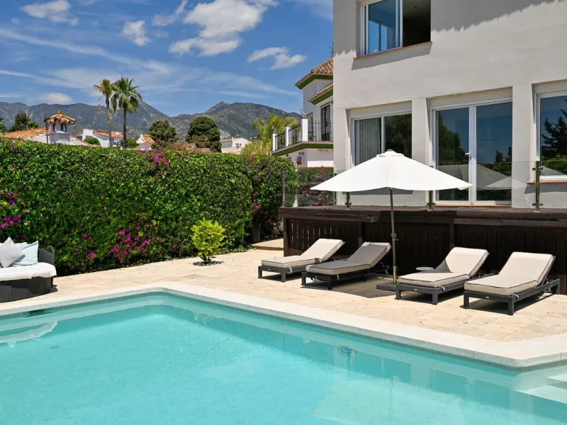 Stunning Detached Villa in Río Real (Real de Panorama) – Exceptional Airbnb Investment