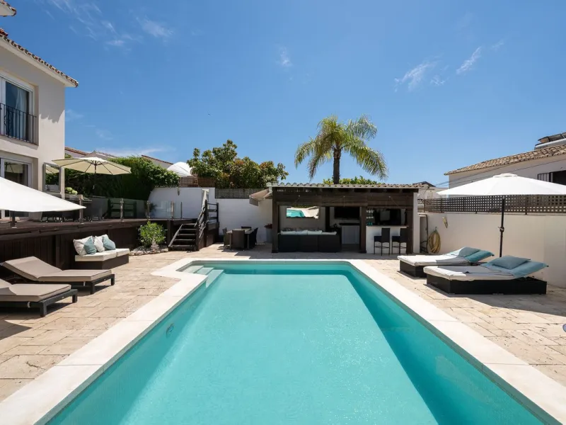 Stunning Detached Villa in Río Real (Real de Panorama) – Exceptional Airbnb Investment