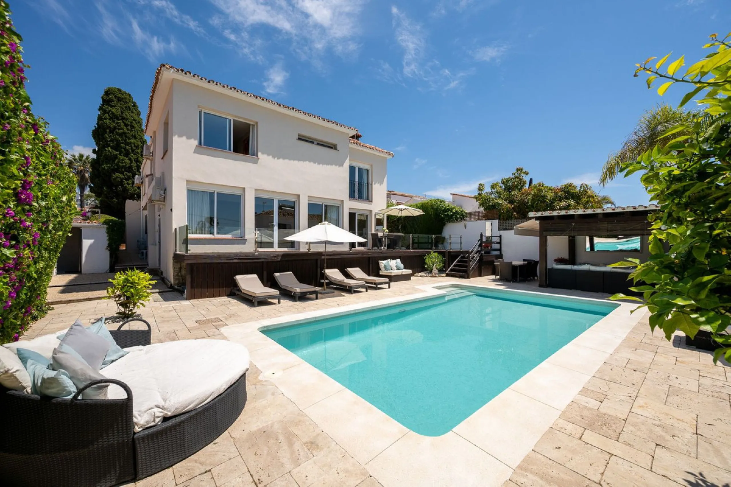 Stunning Detached Villa in Río Real (Real de Panorama) – Exceptional Airbnb Investment