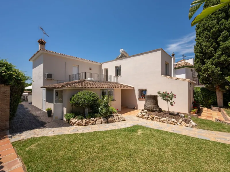 Stunning Detached Villa in Río Real (Real de Panorama) – Exceptional Airbnb Investment