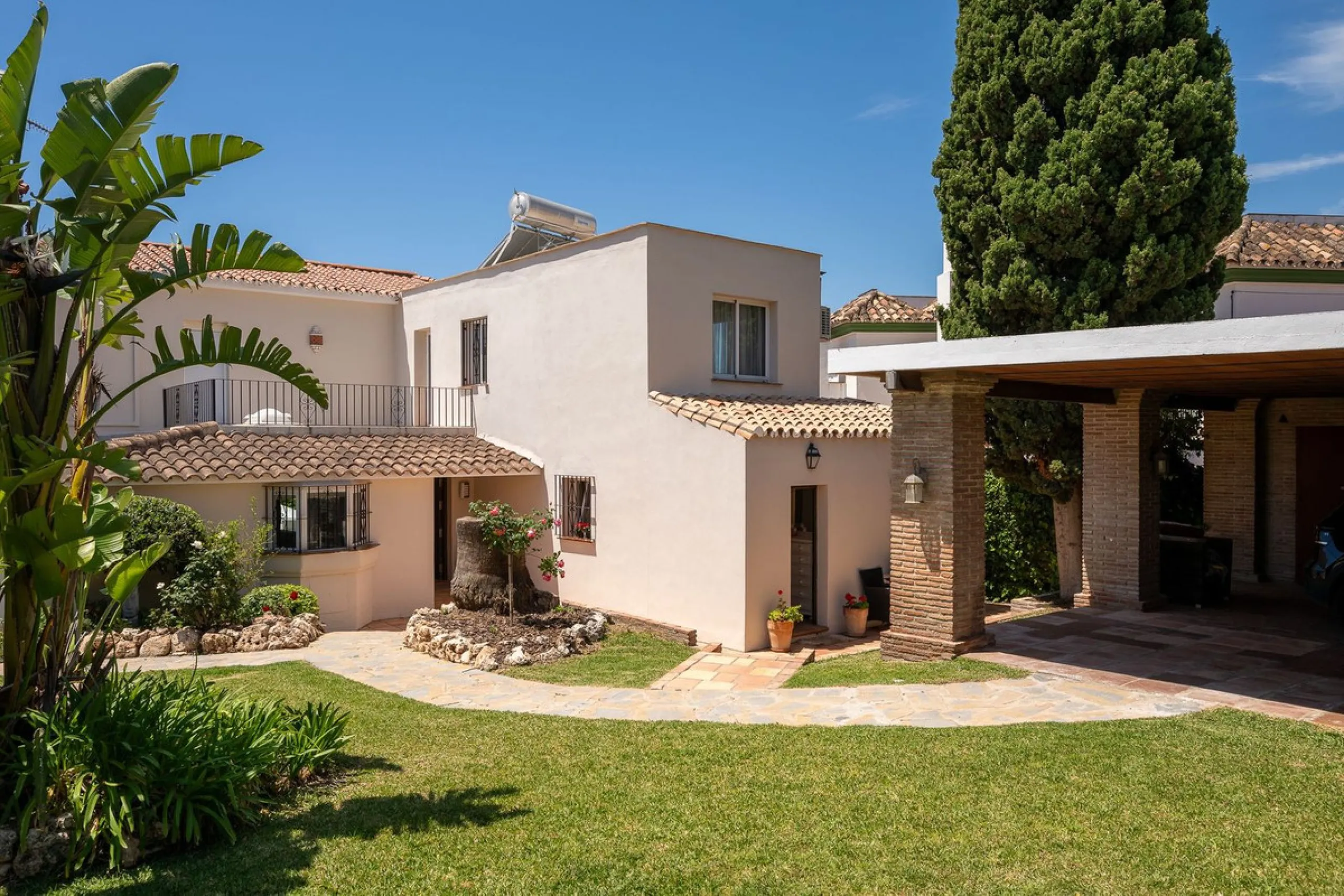 Stunning Detached Villa in Río Real (Real de Panorama) – Exceptional Airbnb Investment