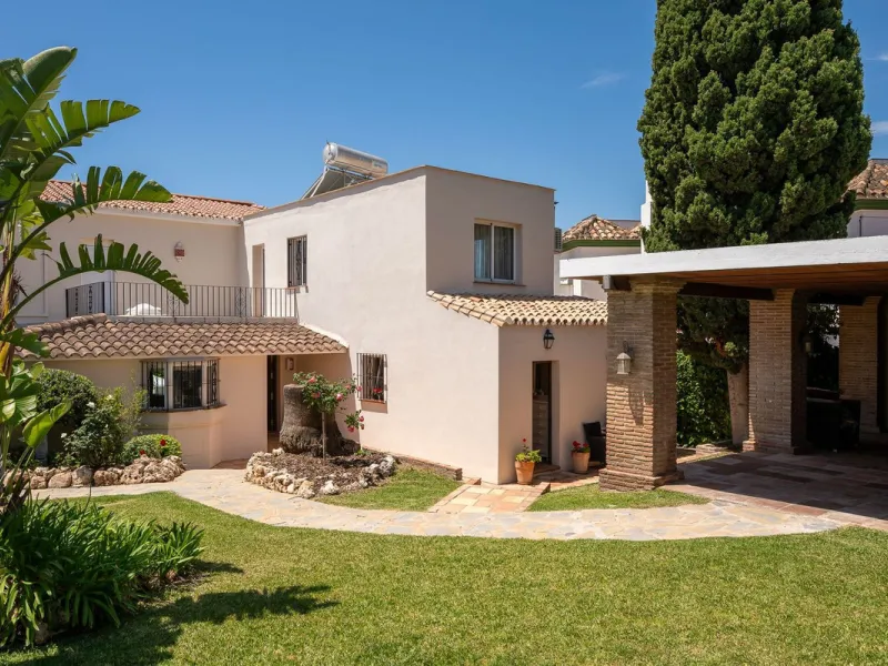 Stunning Detached Villa in Río Real (Real de Panorama) – Exceptional Airbnb Investment