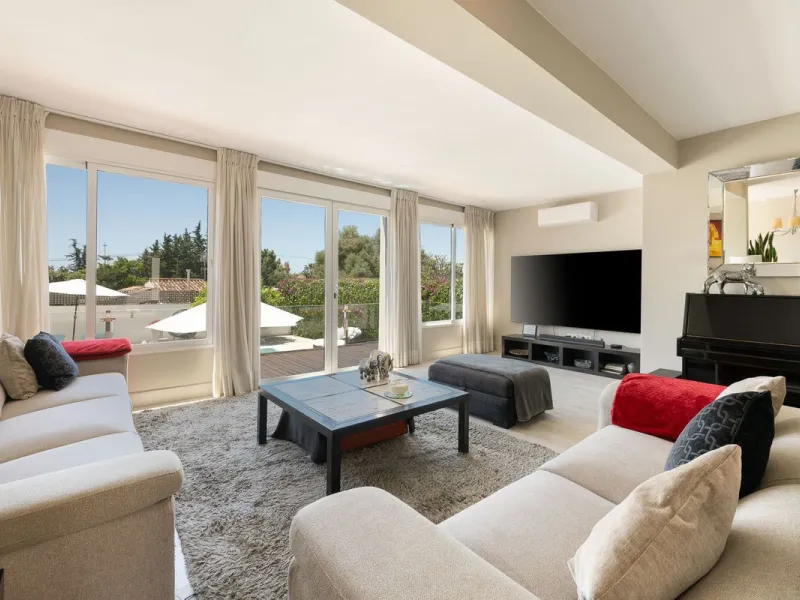 Stunning Detached Villa in Río Real (Real de Panorama) – Exceptional Airbnb Investment