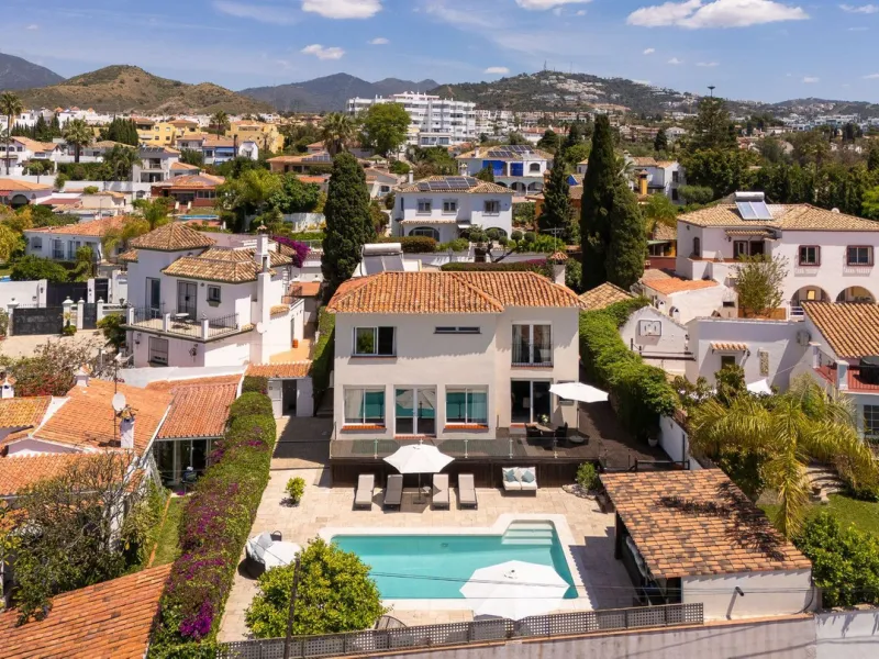 Stunning Detached Villa in Río Real (Real de Panorama) – Exceptional Airbnb Investment