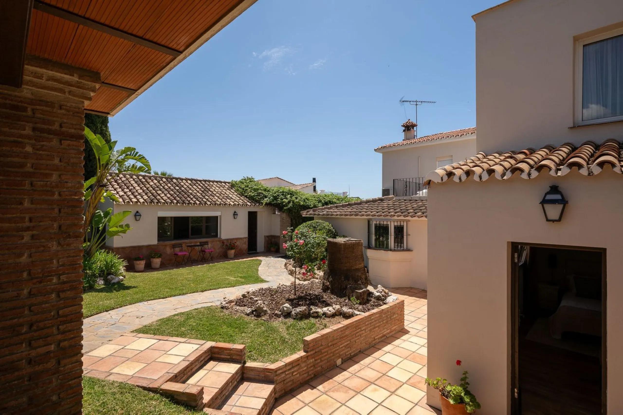Stunning Detached Villa in Río Real (Real de Panorama) – Exceptional Airbnb Investment