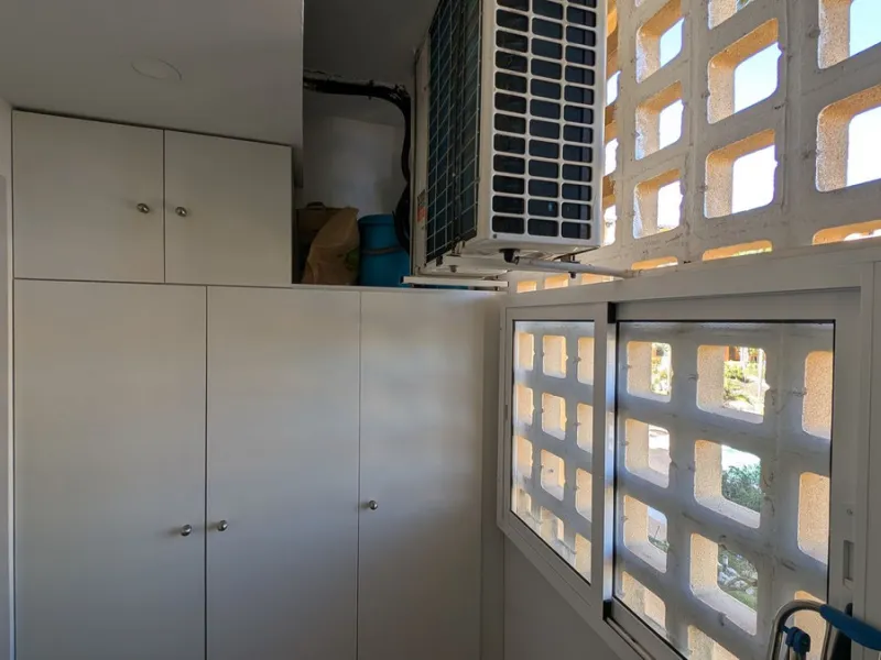 Discover this exclusive apartment in one of the most sought-after residential areas of Nueva Alcántara, San Pedro de Alcántara. This exceptional property stands out for its generous layout, unbeatable location, and high-quality finishes throughout.