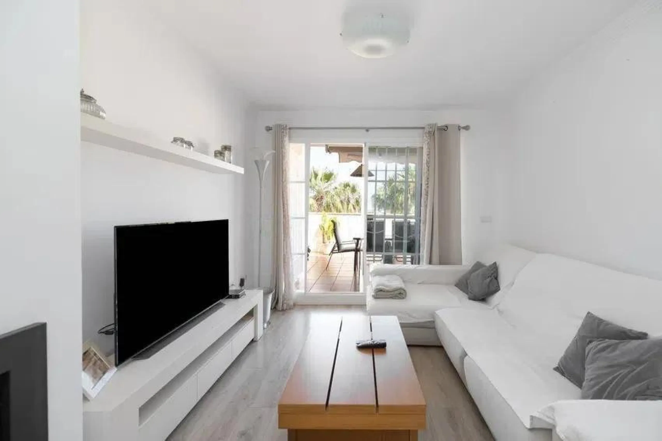 House - Townhouse в продаже в Torremolinos, Málaga. В доме 4 спален и 3 ванных комнат. Площадь дома 251 м²