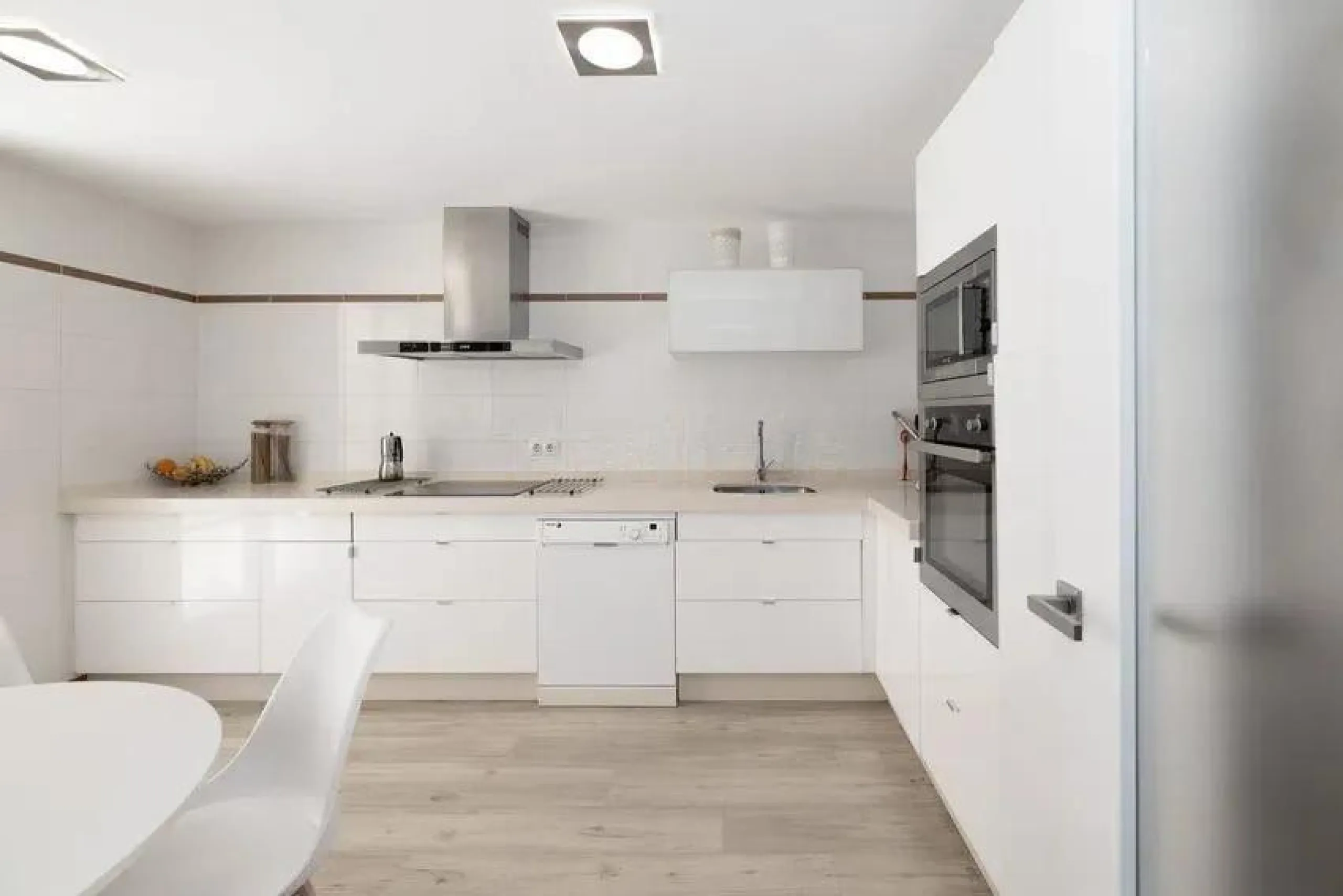 House - Townhouse в продаже в Torremolinos, Málaga. В доме 4 спален и 3 ванных комнат. Площадь дома 251 м²