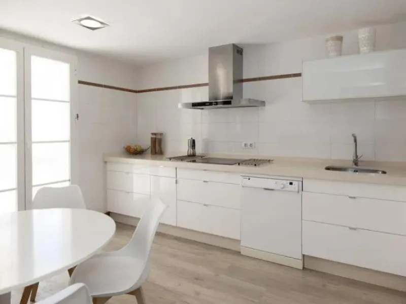 House - Townhouse в продаже в Torremolinos, Málaga. В доме 4 спален и 3 ванных комнат. Площадь дома 251 м²
