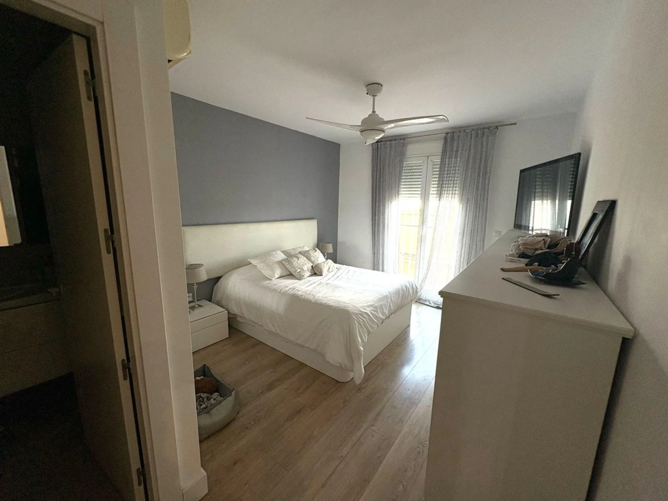 House - Townhouse в продаже в Torremolinos, Málaga. В доме 4 спален и 3 ванных комнат. Площадь дома 251 м²