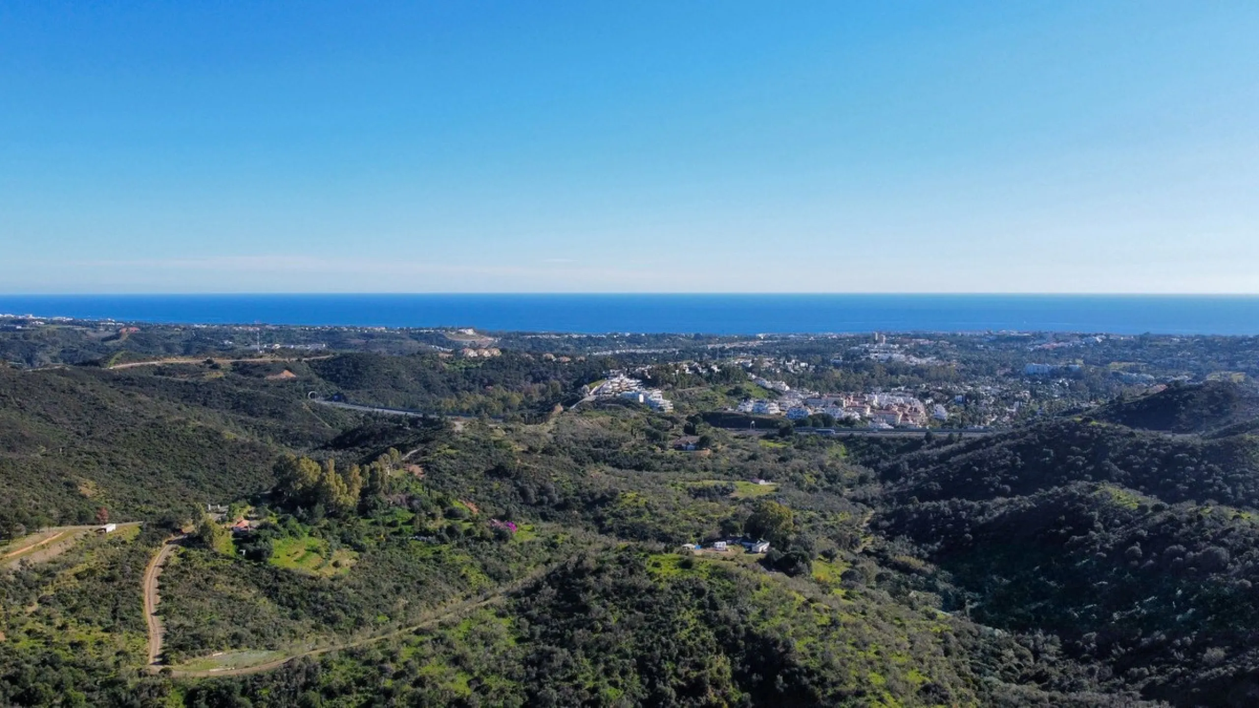 Prime south-facing plot with panoramic sea views with PLANNING PERMISSION AND PROJECT IN PLACE | Real de La Quinta, Benahavís.