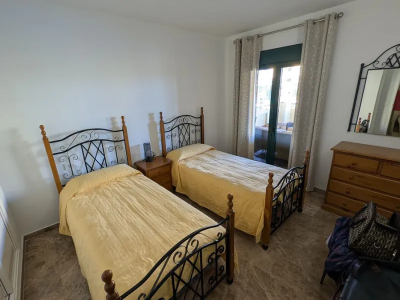 Discover this exclusive apartment in one of the most sought-after residential areas of Nueva Alcántara, San Pedro de Alcántara. This exceptional property stands out for its generous layout, unbeatable location, and high-quality finishes throughout.