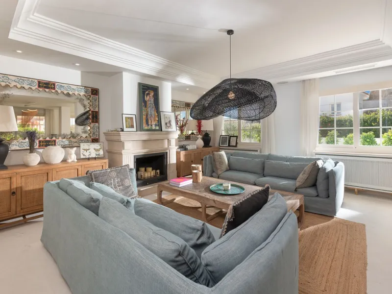 STUNNING LUXUARY HOUSE WITH PANORAMIC SEA VIEWS- BEACHFRONT URBANIZATION IN MARBELLA