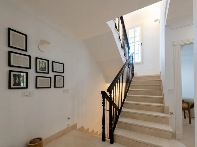 STUNNING LUXUARY HOUSE WITH PANORAMIC SEA VIEWS- BEACHFRONT URBANIZATION IN MARBELLA