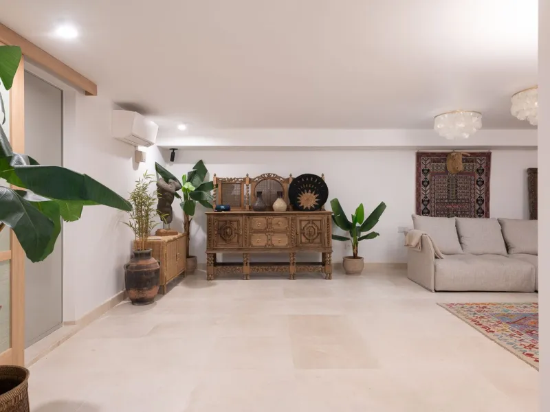 STUNNING LUXUARY HOUSE WITH PANORAMIC SEA VIEWS- BEACHFRONT URBANIZATION IN MARBELLA