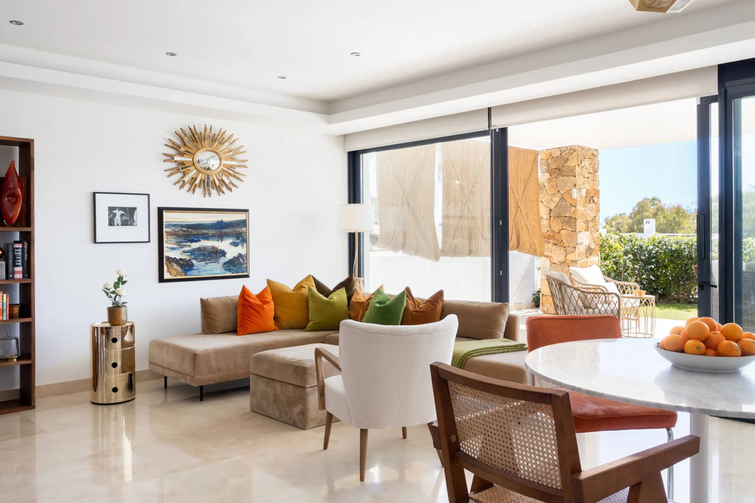 House - Townhouse в продаже в Marbella, Málaga. В доме 3 спален и 3 ванных комнат. Площадь дома 344 м²