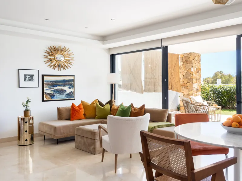 House - Townhouse в продаже в Marbella, Málaga. В доме 3 спален и 3 ванных комнат. Площадь дома 344 м²