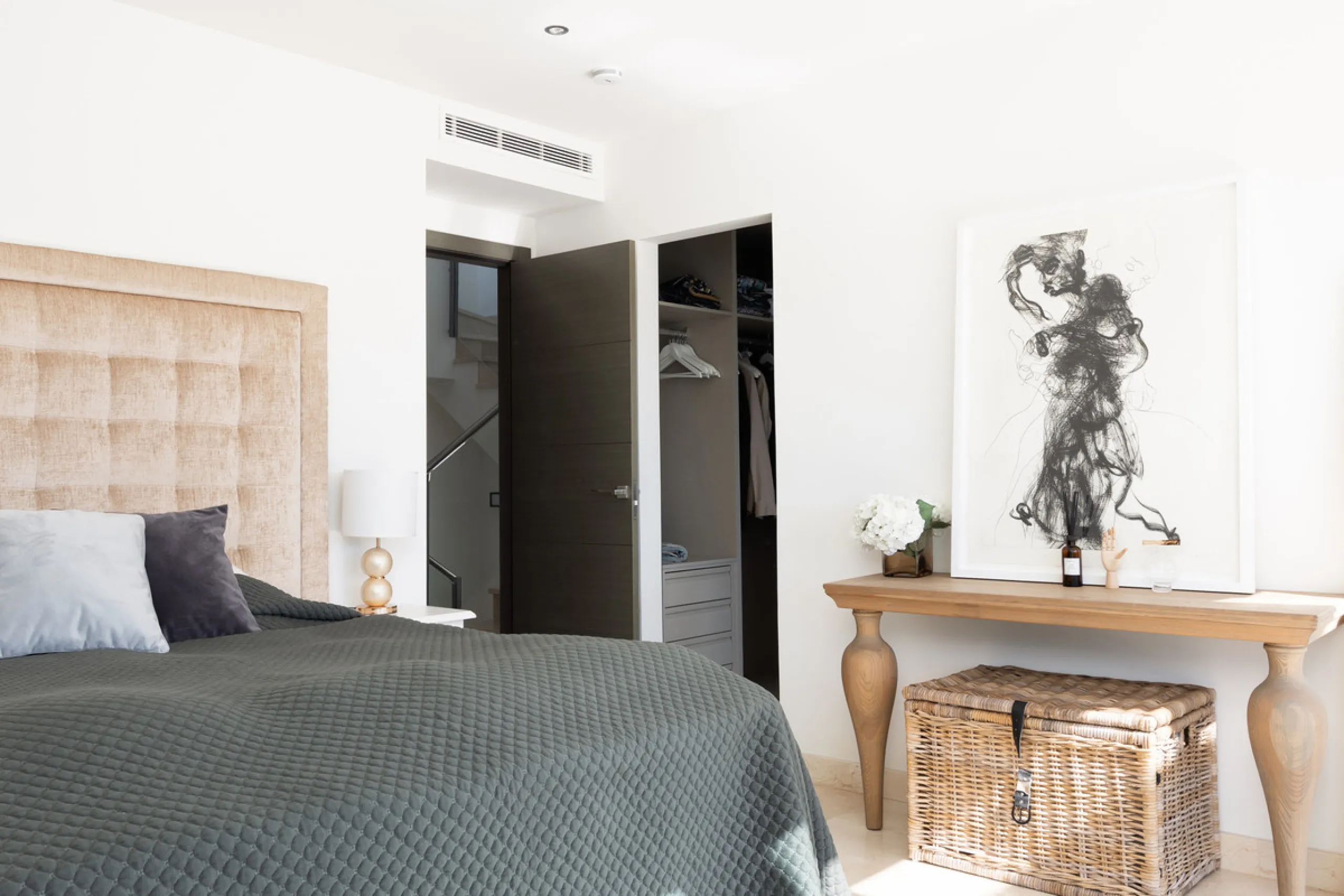 House - Townhouse в продаже в Marbella, Málaga. В доме 3 спален и 3 ванных комнат. Площадь дома 344 м²