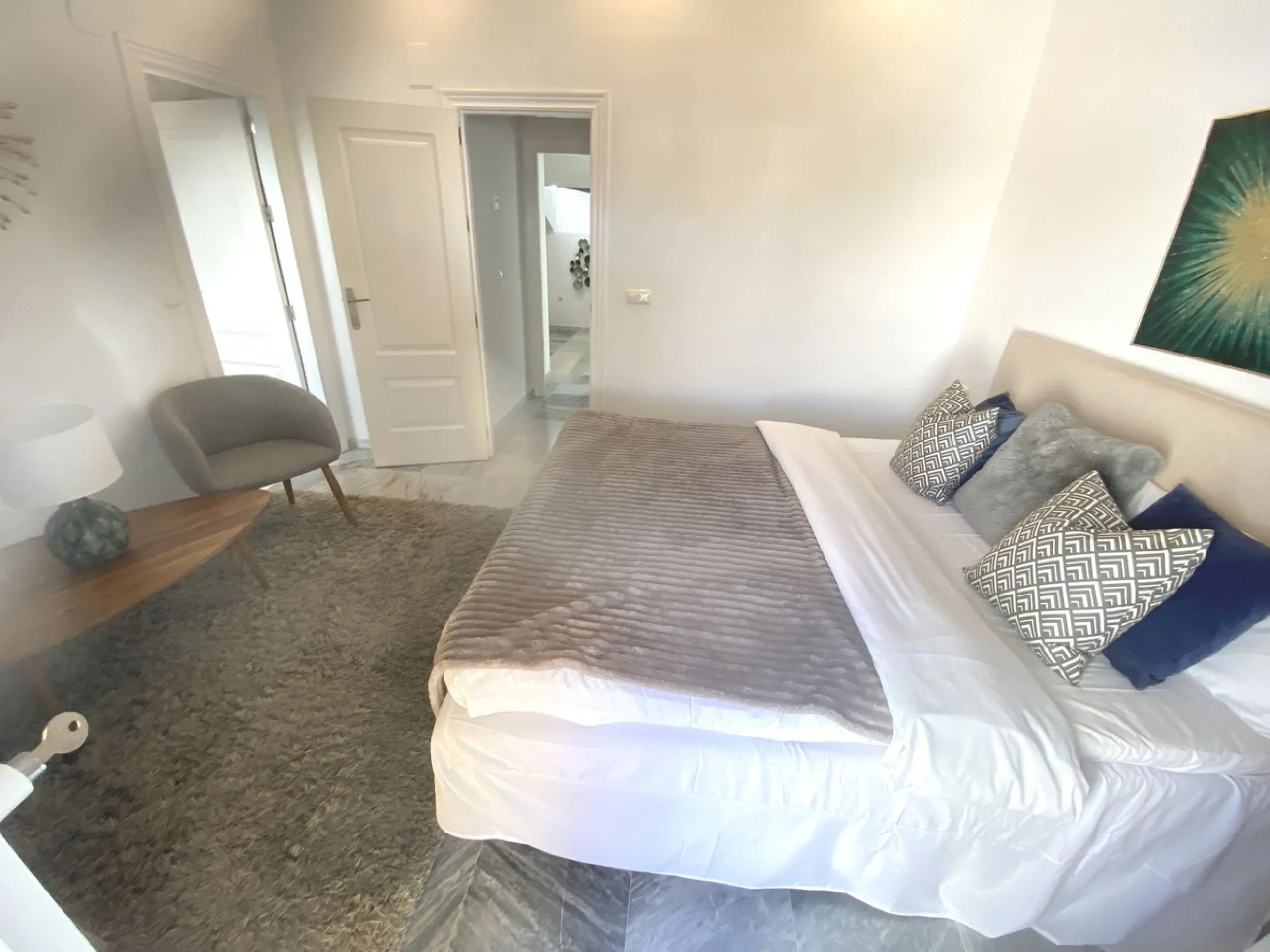 A superb west facing renovated duplex penthouse for sale in the popular El Dorado urbanisation in Nueva Andalucia, close to Puerto Banus