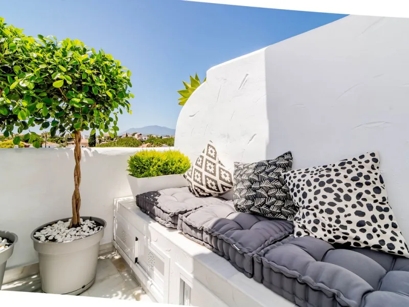 A superb west facing renovated duplex penthouse for sale in the popular El Dorado urbanisation in Nueva Andalucia, close to Puerto Banus