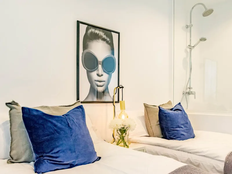 A superb west facing renovated duplex penthouse for sale in the popular El Dorado urbanisation in Nueva Andalucia, close to Puerto Banus