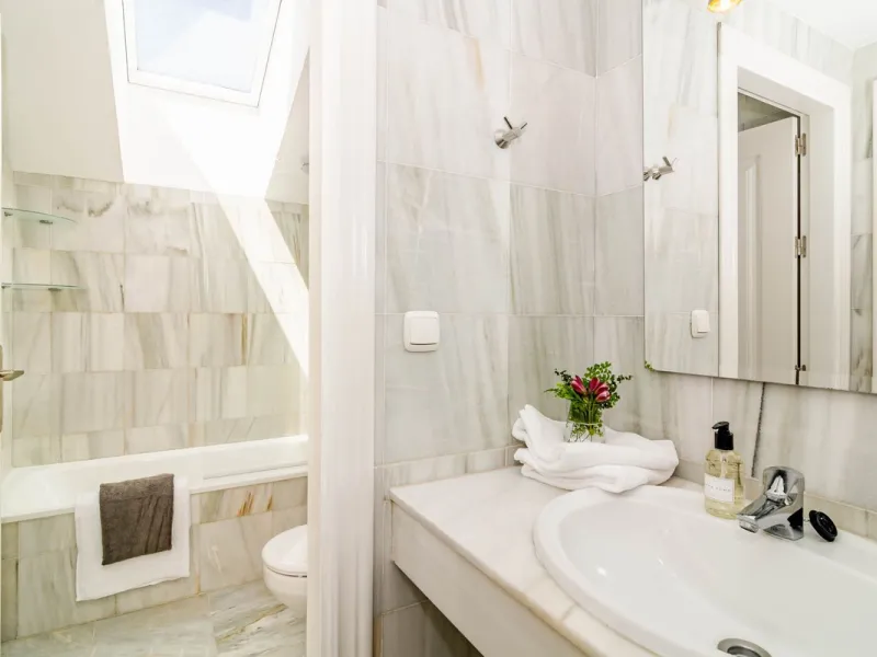 A superb west facing renovated duplex penthouse for sale in the popular El Dorado urbanisation in Nueva Andalucia, close to Puerto Banus
