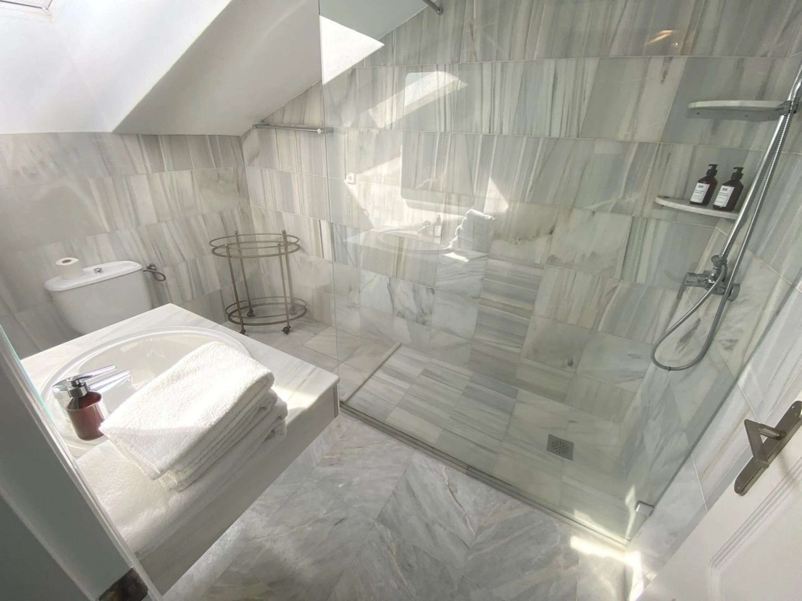 A superb west facing renovated duplex penthouse for sale in the popular El Dorado urbanisation in Nueva Andalucia, close to Puerto Banus