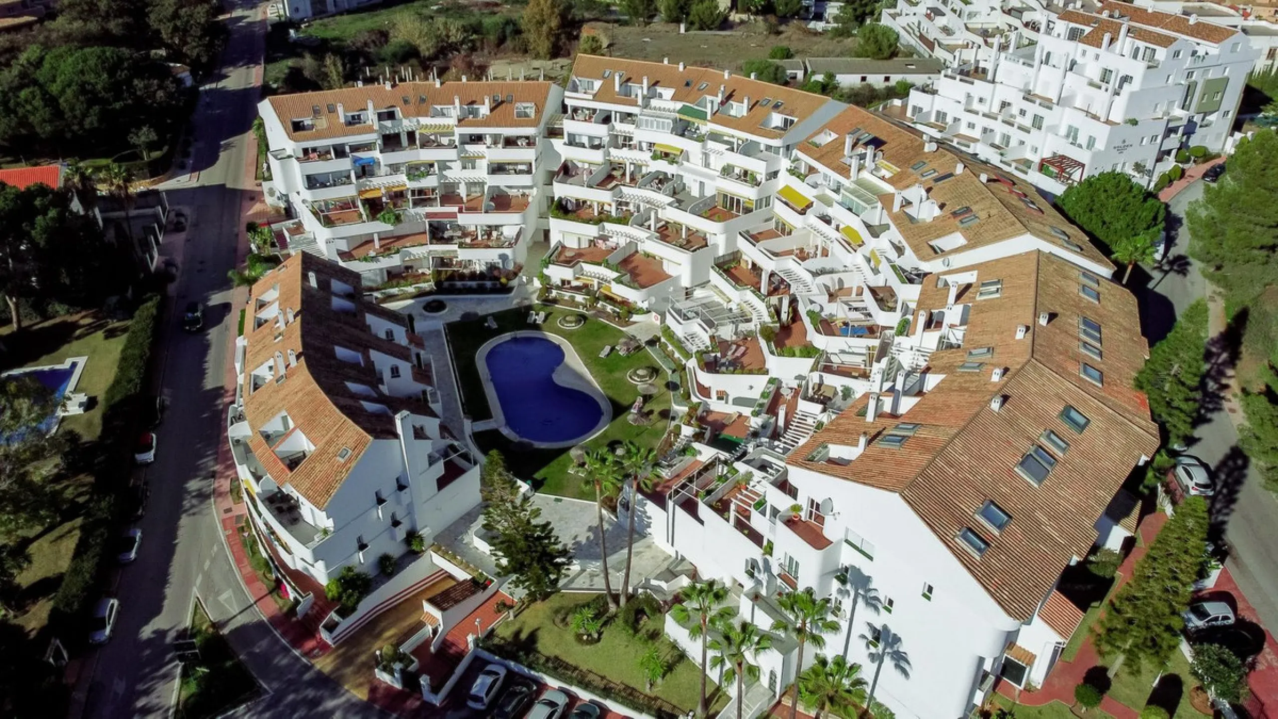 A superb west facing renovated duplex penthouse for sale in the popular El Dorado urbanisation in Nueva Andalucia, close to Puerto Banus