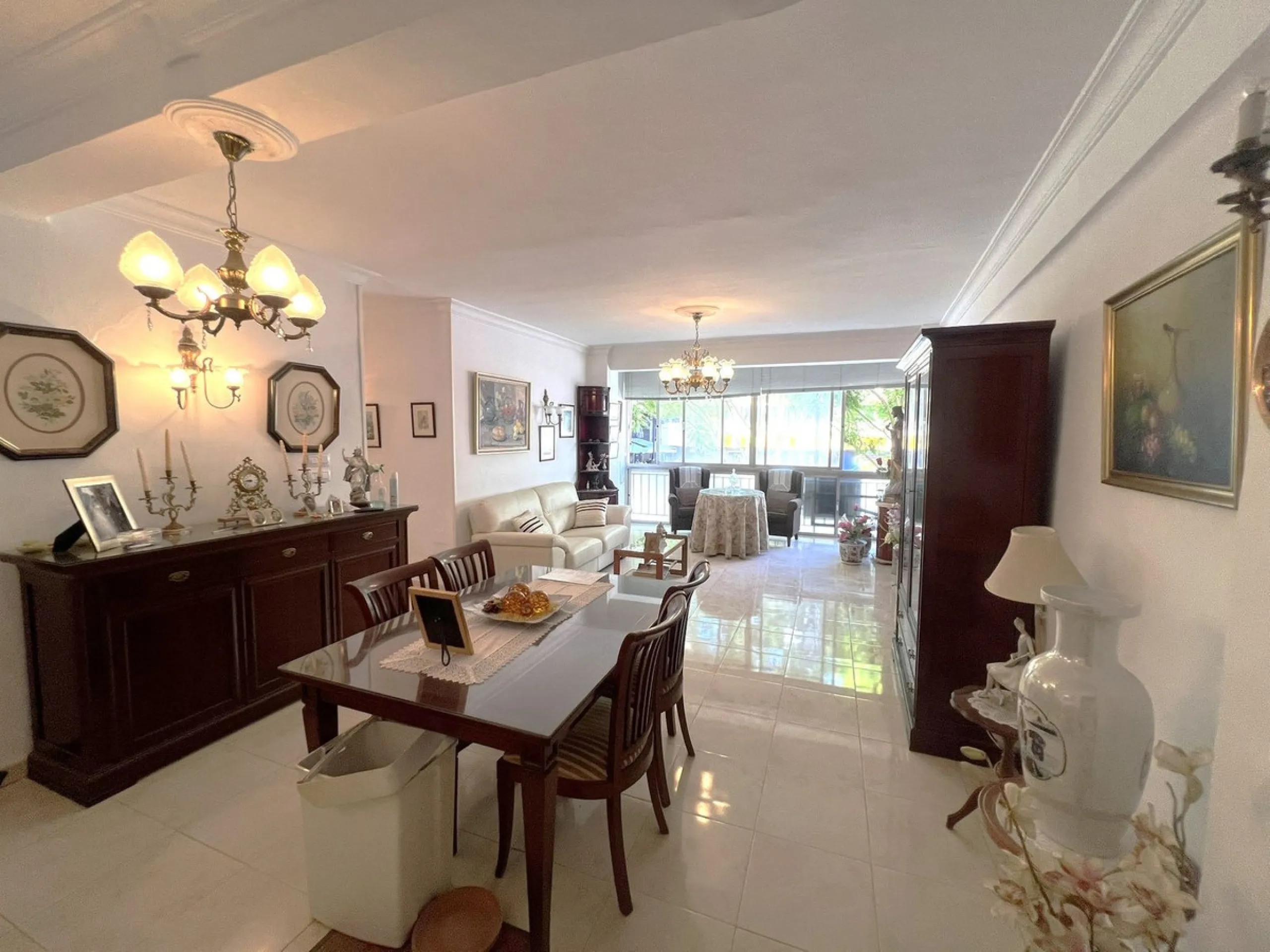 Apartment - Middle Floor Apartment в продаже в Fuengirola, Málaga. В доме 2 спален и 1 ванных комнат. Площадь дома 78 м²
