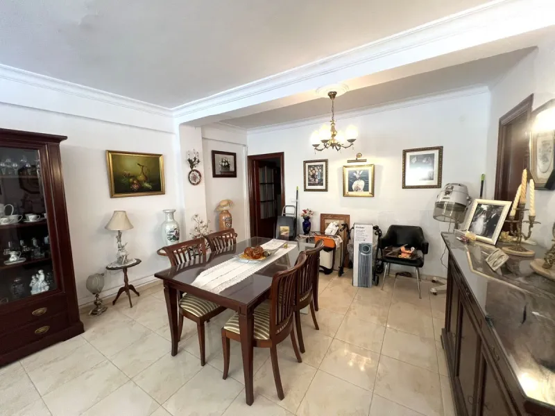 Apartment - Middle Floor Apartment в продаже в Fuengirola, Málaga. В доме 2 спален и 1 ванных комнат. Площадь дома 78 м²