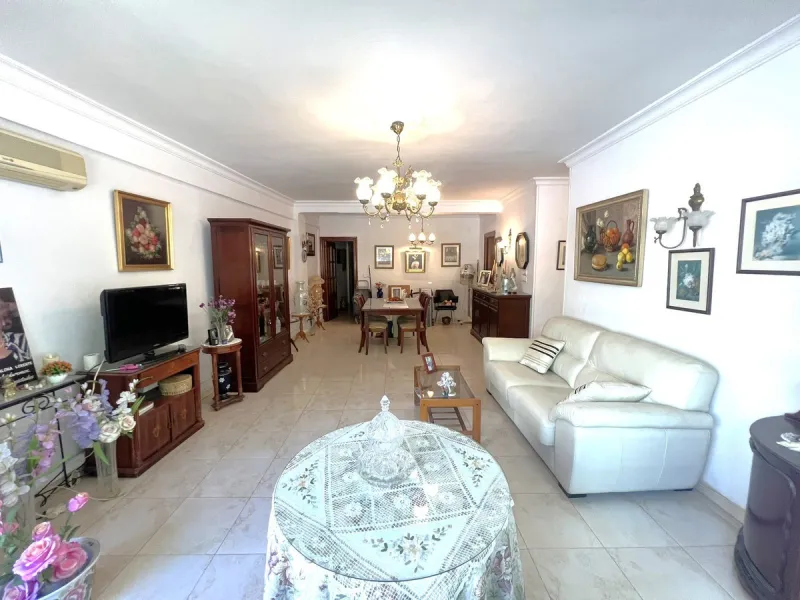 Apartment - Middle Floor Apartment в продаже в Fuengirola, Málaga. В доме 2 спален и 1 ванных комнат. Площадь дома 78 м²