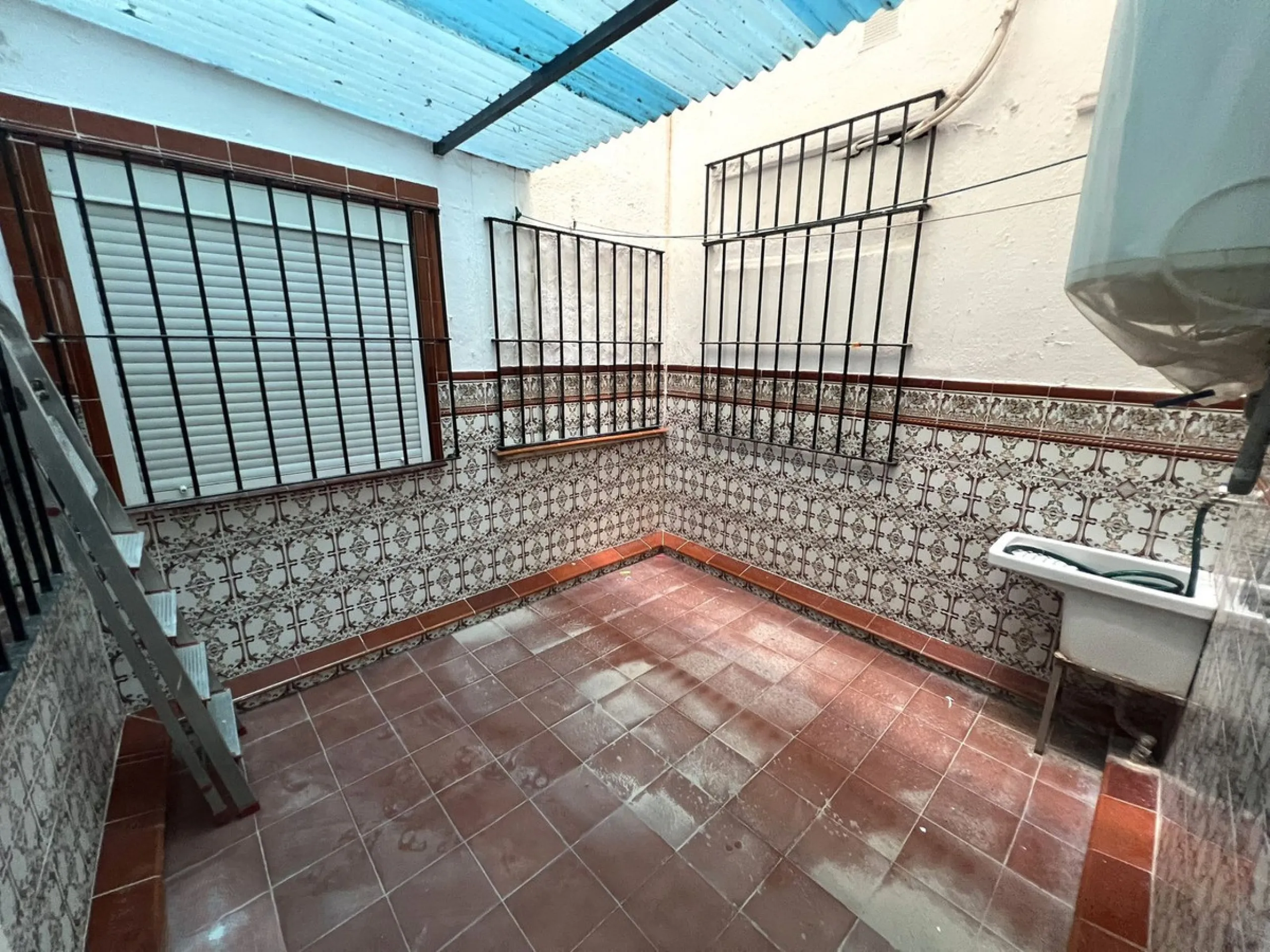 Apartment - Middle Floor Apartment в продаже в Fuengirola, Málaga. В доме 2 спален и 1 ванных комнат. Площадь дома 78 м²