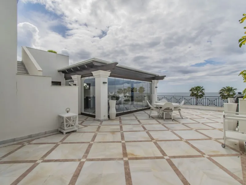 UNIQUE BEACHFRONT PROPERTY WITH SEA VIEWS