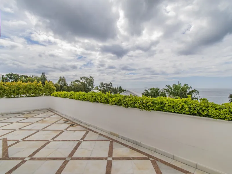 UNIQUE BEACHFRONT PROPERTY WITH SEA VIEWS