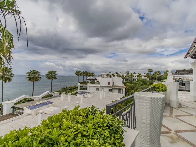 UNIQUE BEACHFRONT PROPERTY WITH SEA VIEWS