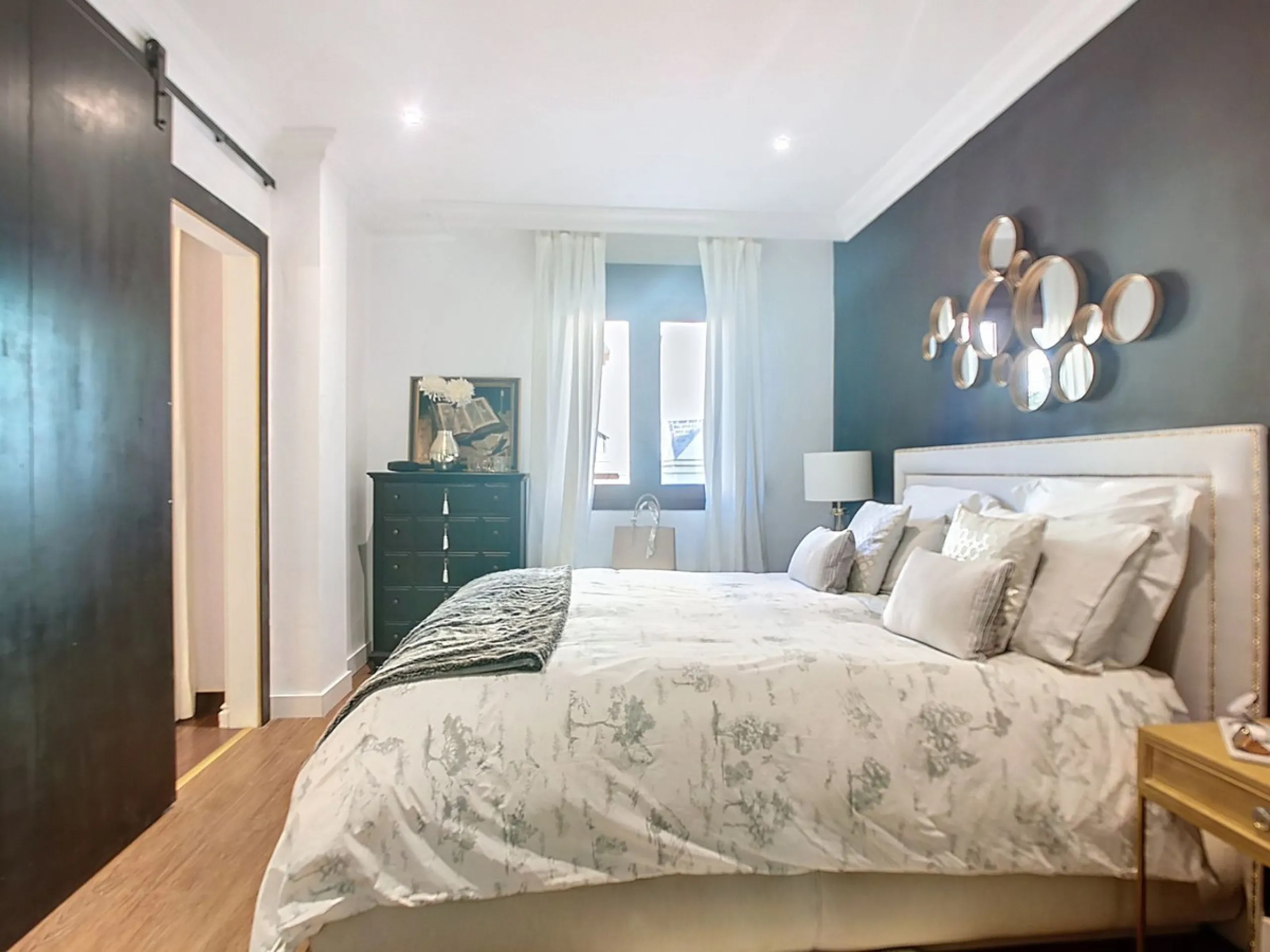 Apartment - Middle Floor Apartment в продаже в Málaga, Málaga. В доме 3 спален и 2 ванных комнат. Площадь дома 148 м²