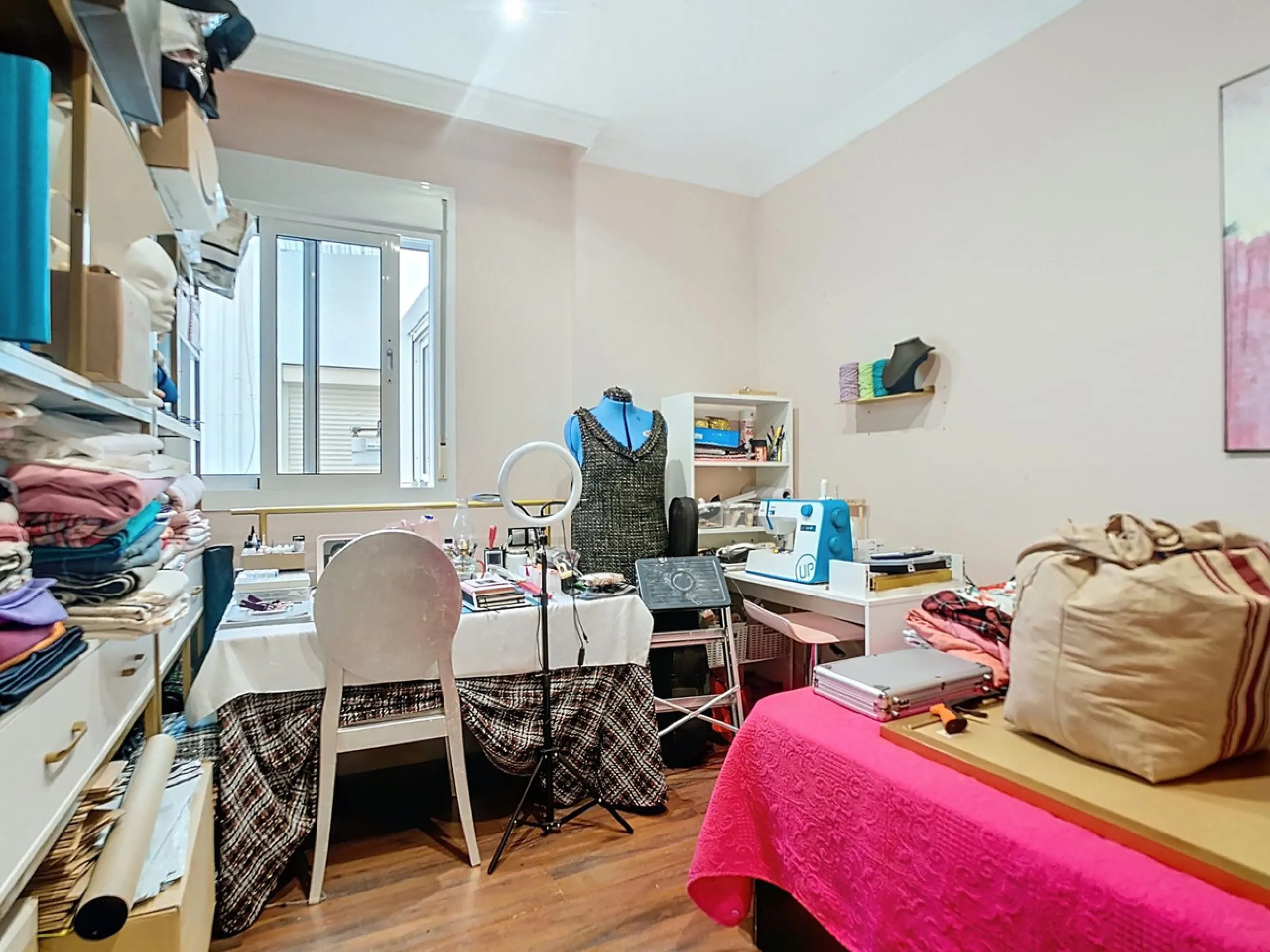 Apartment - Middle Floor Apartment в продаже в Málaga, Málaga. В доме 3 спален и 2 ванных комнат. Площадь дома 148 м²