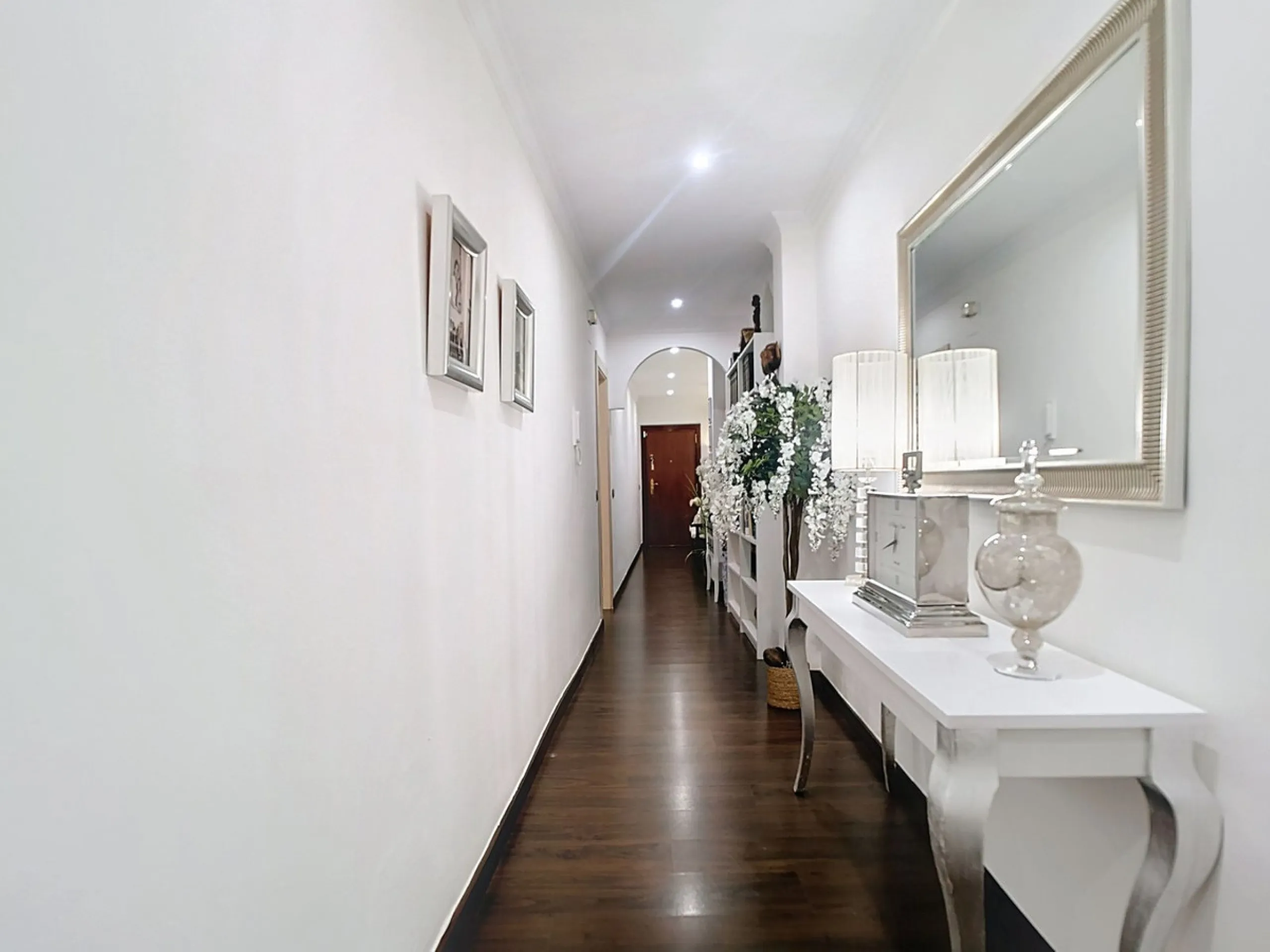 Apartment - Middle Floor Apartment в продаже в Málaga, Málaga. В доме 3 спален и 2 ванных комнат. Площадь дома 148 м²