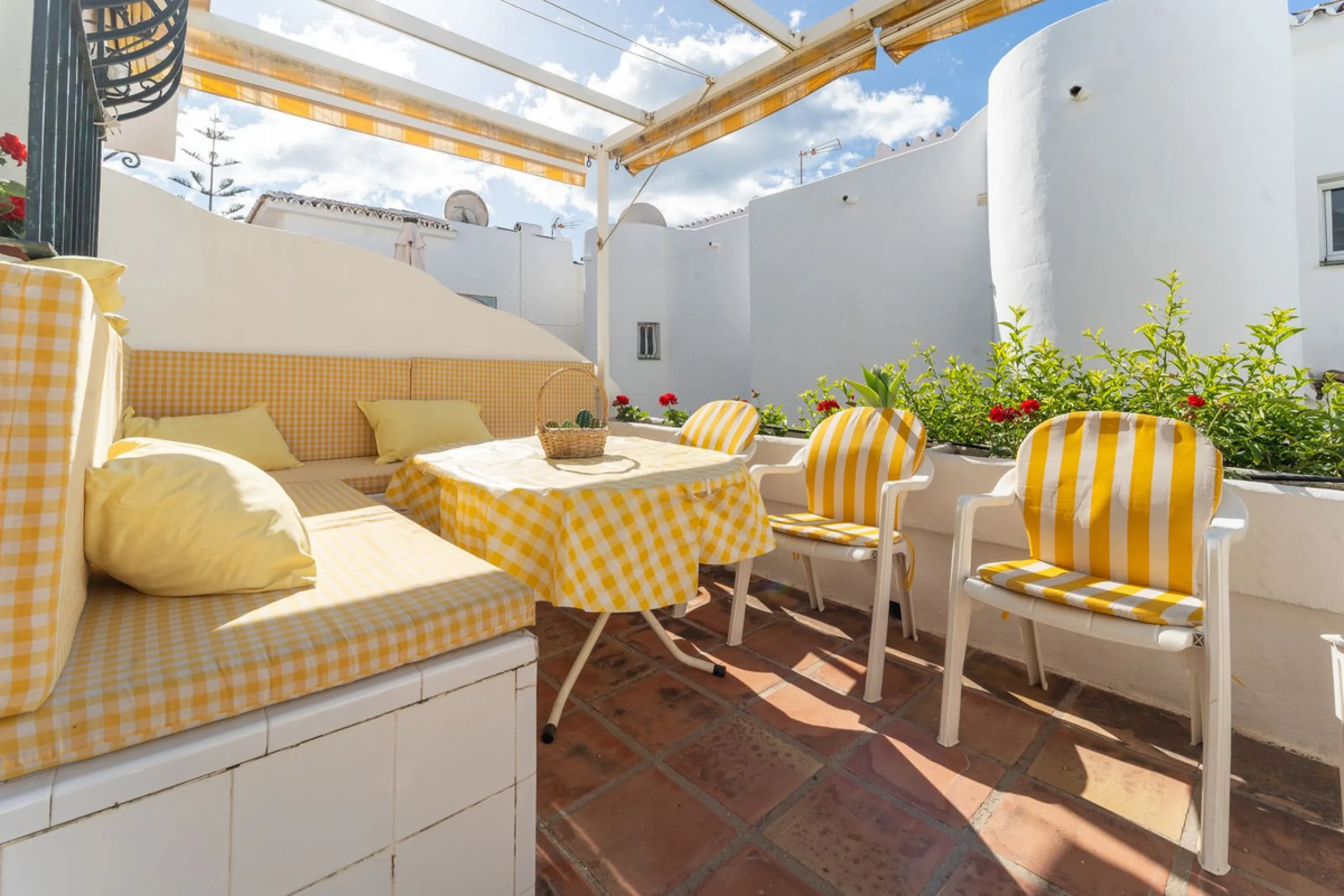 Charming Corner Townhouse by the Beach – Riviera del Sol