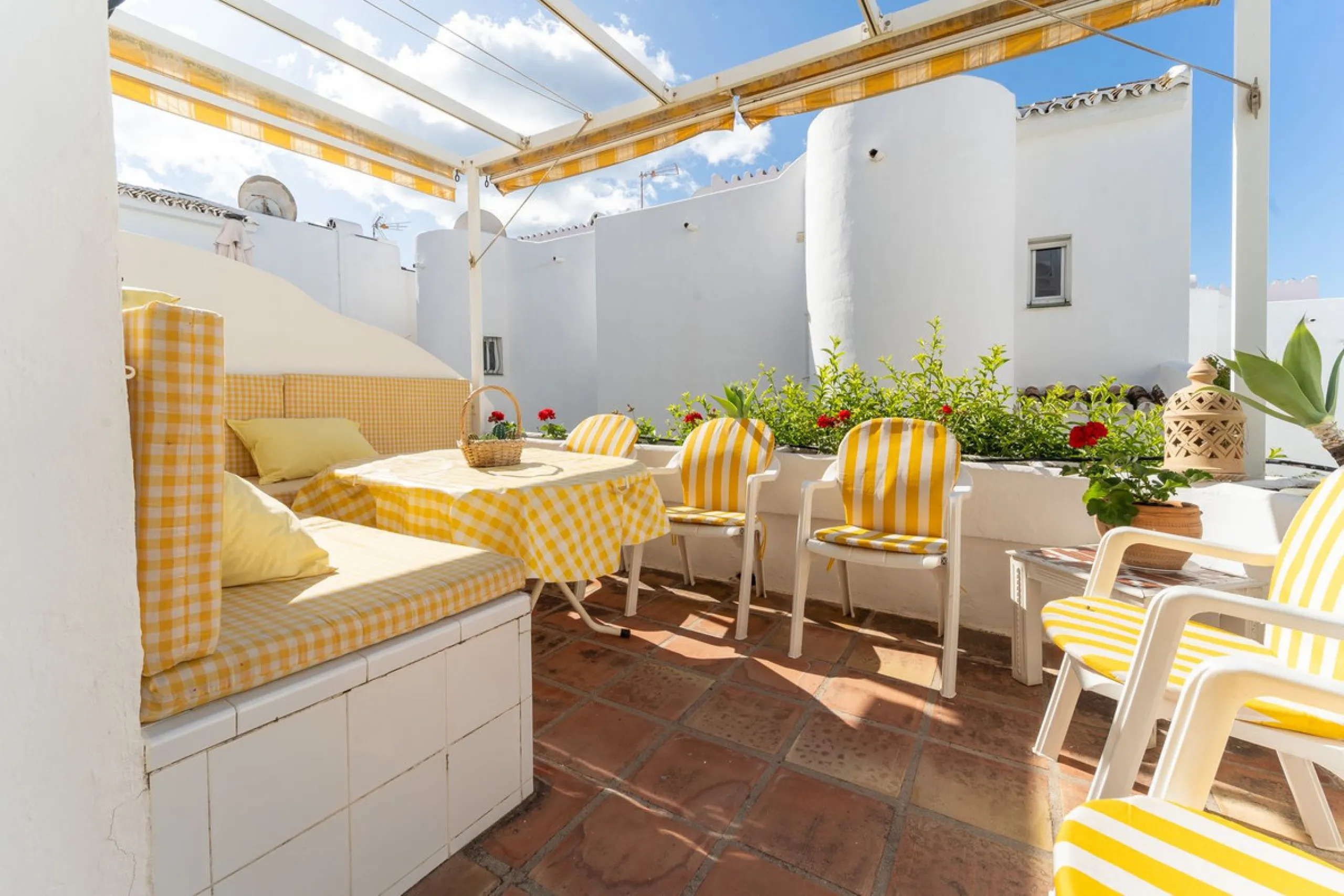 Charming Corner Townhouse by the Beach – Riviera del Sol